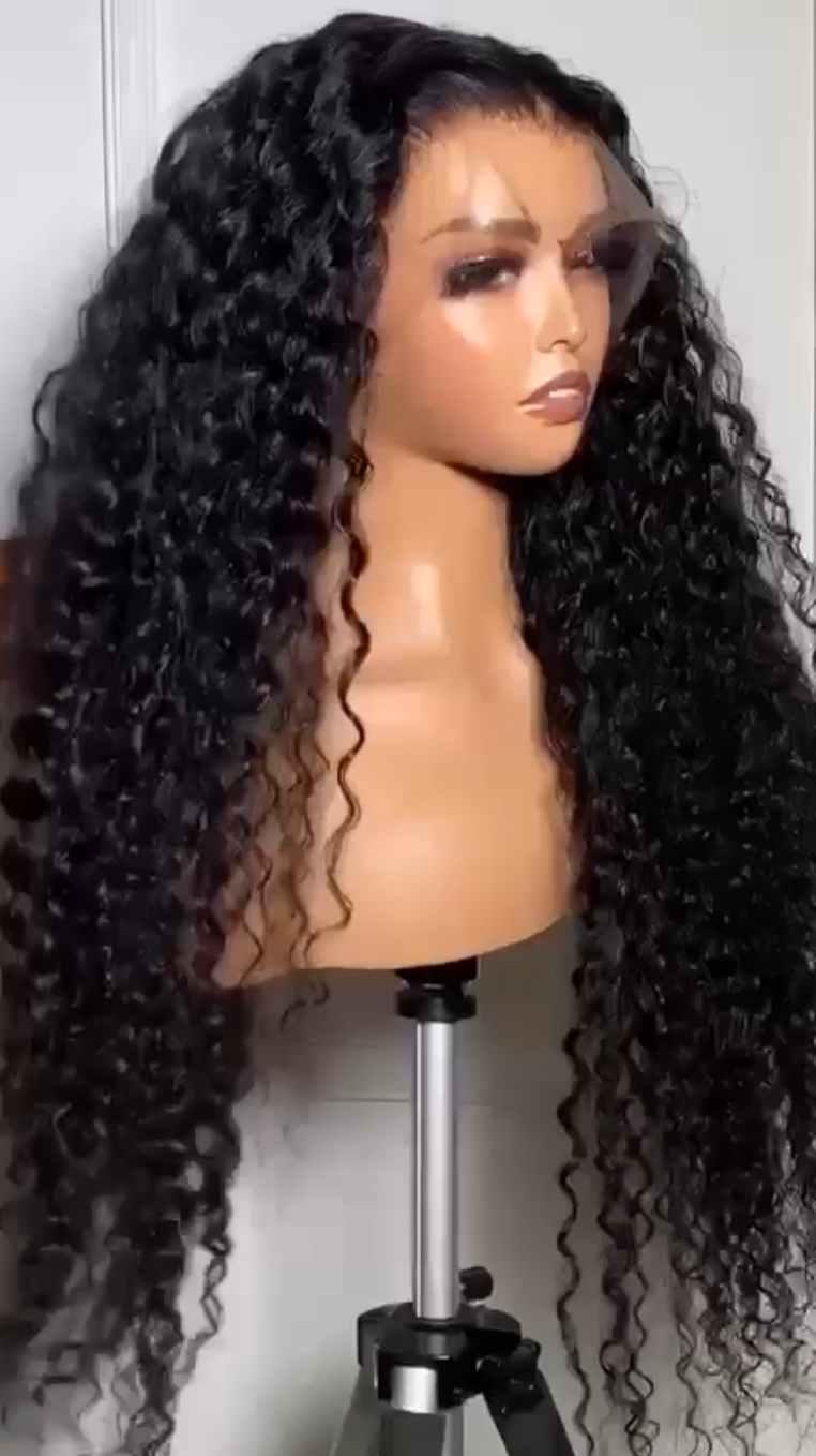 Perruque Lace Front HD Deep Curly –  26 pouces